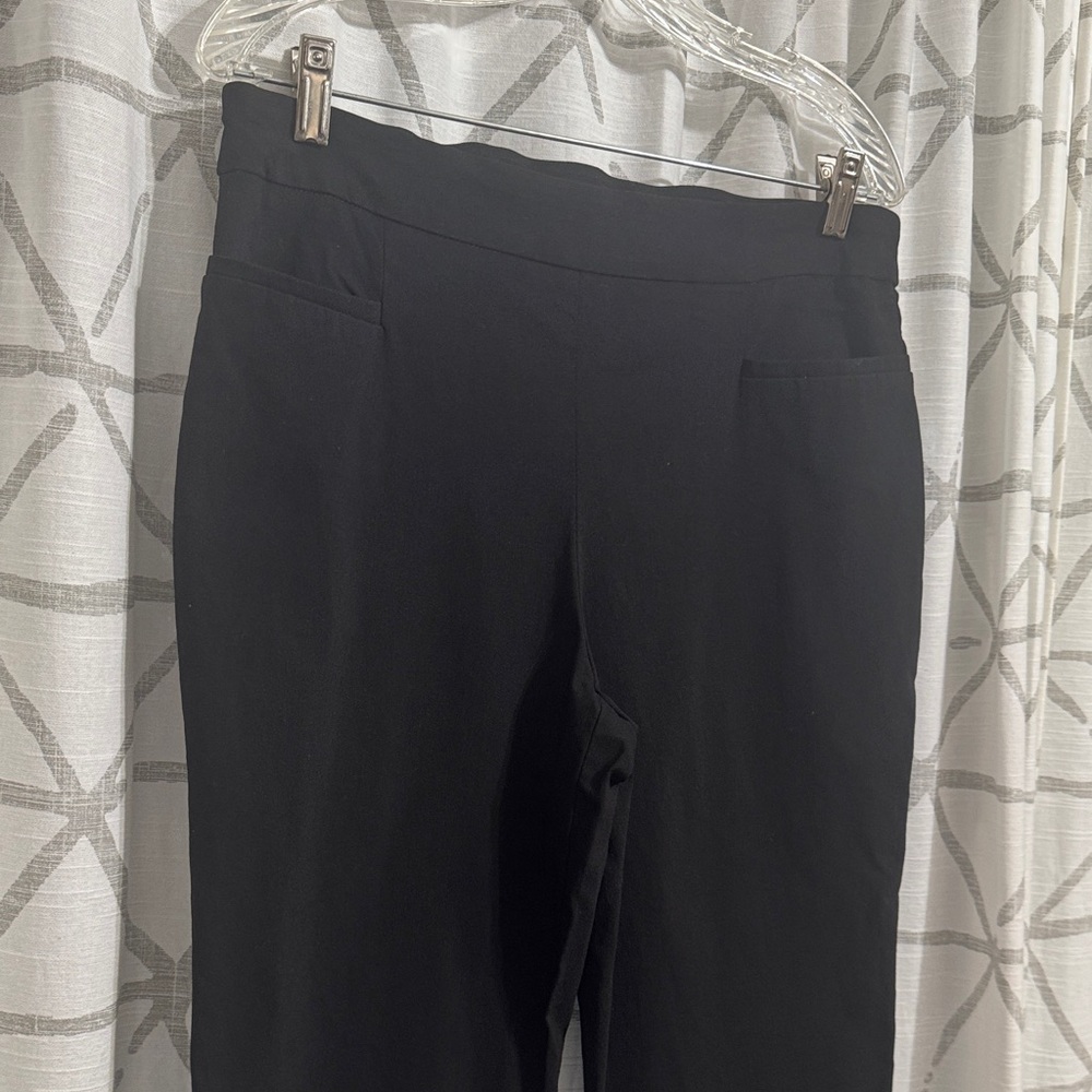 Women's Black Capri Pants - Picture 3 of 8